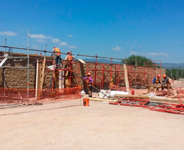 Construcción de Bardas Perimetrales